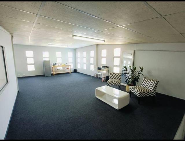 INDUSTRIAL PROPERTY TO RENT IN HALFWAY HOUSE